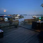 Woonboot De Dobber Loosdrechtse Plassen 4-8 Personen 보트호텔