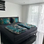 Woonboot De Dobber Loosdrechtse Plassen 4-8 Personen 보트호텔
