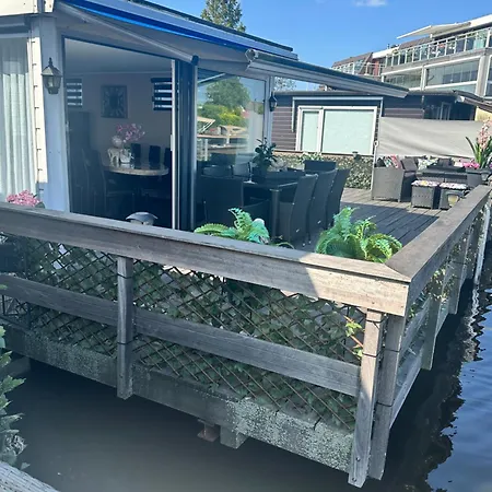 Woonboot De Dobber Aan De Loosdrechtse Plassen 4-8 Personen بوتيل