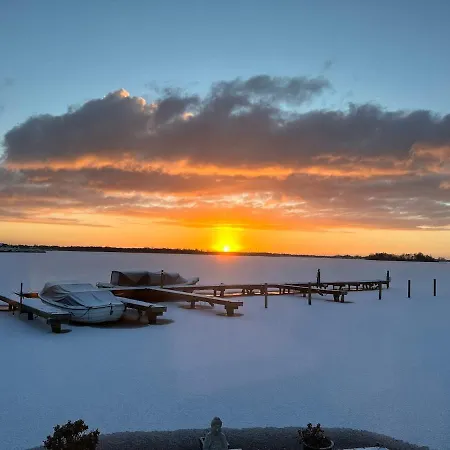 Woonboot De Dobber Loosdrechtse Plassen 6-8 Personen *