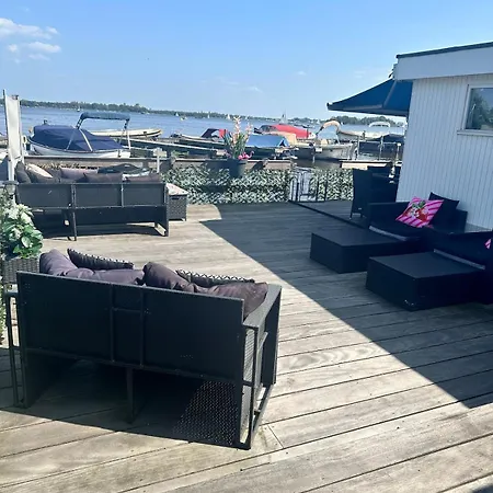 Woonboot De Dobber Aan De Loosdrechtse Plassen 4-8 Personen * لوستريشْت