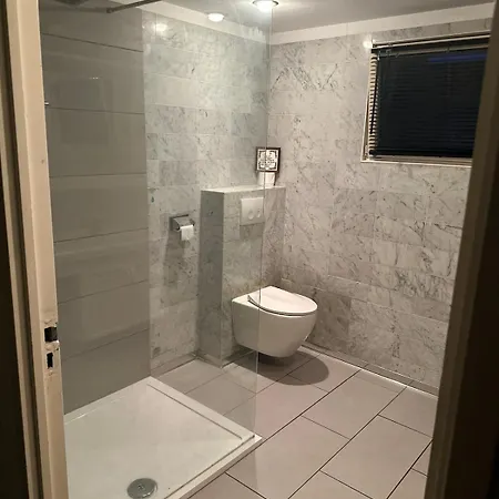 Botel Woonboot De Dobber Loosdrechtse Plassen 4-8 Personen Loosdrecht