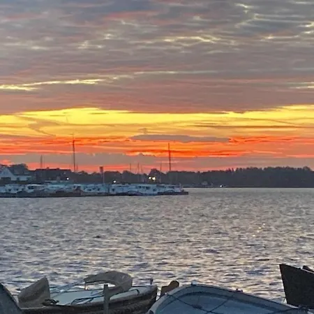 Botel Woonboot De Dobber Loosdrechtse Plassen 4-8 Personen *