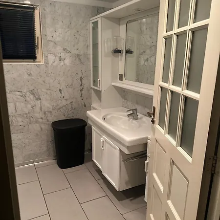 Woonboot De Dobber Loosdrechtse Plassen 6-8 Personen Loosdrecht