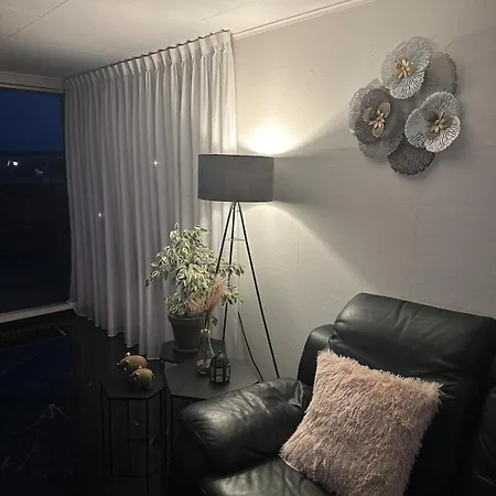 Woonboot De Dobber Loosdrechtse Plassen 6-8 Personen *