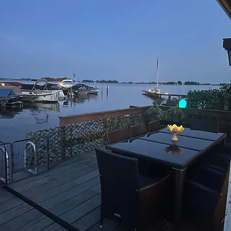 Woonboot De Dobber Aan De Loosdrechtse Plassen 4-8 Personen بوتيل لوستريشْت