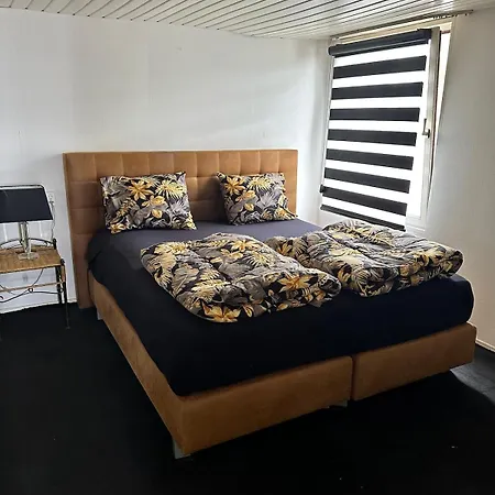 Bådhotel Woonboot De Dobber Aan De Loosdrechtse Plassen 4-8 Personen Loosdrecht
