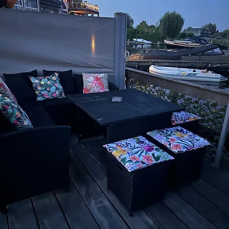 Woonboot De Dobber Loosdrechtse Plassen 6-8 Personen *