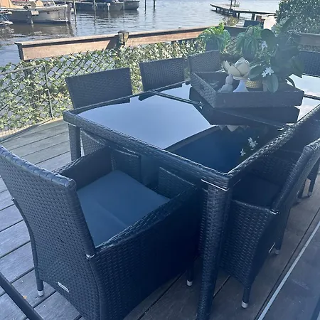 Woonboot De Dobber Loosdrechtse Plassen 6-8 Personen Loosdrecht