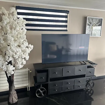 Woonboot De Dobber Loosdrechtse Plassen 4-8 Personen * Loosdrecht