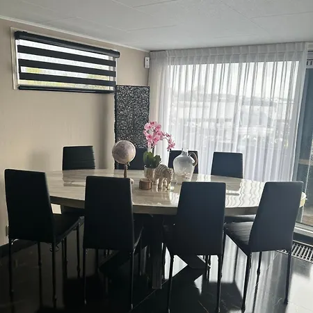 Woonboot De Dobber Loosdrechtse Plassen 6-8 Personen Botel