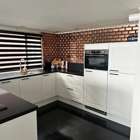 Woonboot De Dobber Loosdrechtse Plassen 4-8 Personen *