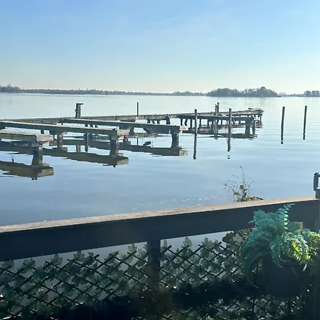 Woonboot De Dobber Loosdrechtse Plassen 6-8 Personen Botel Loosdrecht