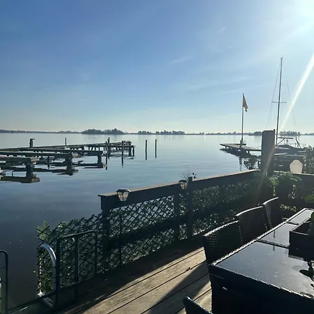 Botel Woonboot De Dobber Loosdrechtse Plassen 4-8 Personen Loosdrecht