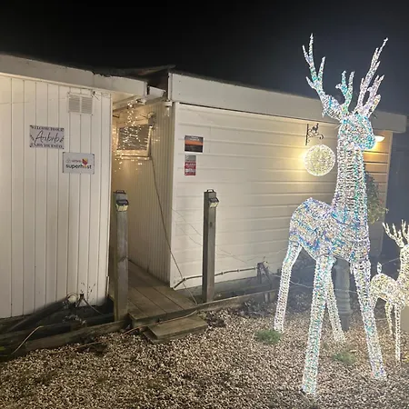 Woonboot De Dobber Loosdrechtse Plassen 4-8 Personen * Loosdrecht