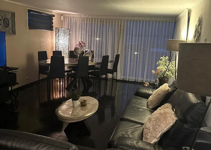 Woonboot De Dobber Loosdrechtse Plassen 4-8 Personen Båthotell Loosdrecht