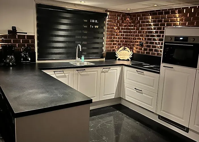 Woonboot De Dobber Loosdrechtse Plassen 4-8 Personen