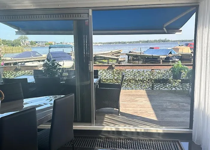 Woonboot De Dobber Loosdrechtse Plassen 4-8 Personen Båthotell Loosdrecht