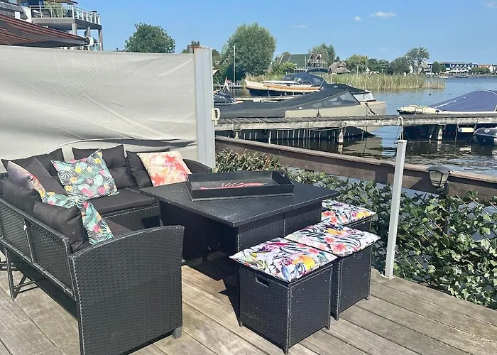 Woonboot De Dobber Loosdrechtse Plassen 4-8 Personen Loosdrecht