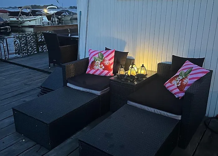 Woonboot De Dobber Loosdrechtse Plassen 4-8 Personen Loosdrecht