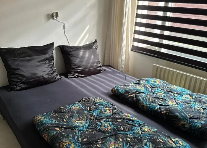 Woonboot De Dobber Loosdrechtse Plassen 4-8 Personen *