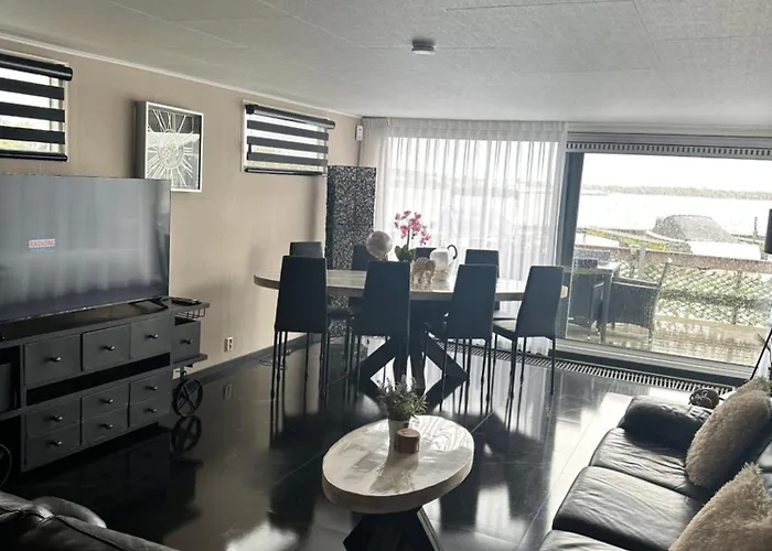 Woonboot De Dobber Loosdrechtse Plassen 4-8 Personen Båthotell Loosdrecht