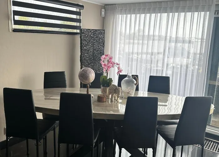 Woonboot De Dobber Loosdrechtse Plassen 4-8 Personen Båthotell