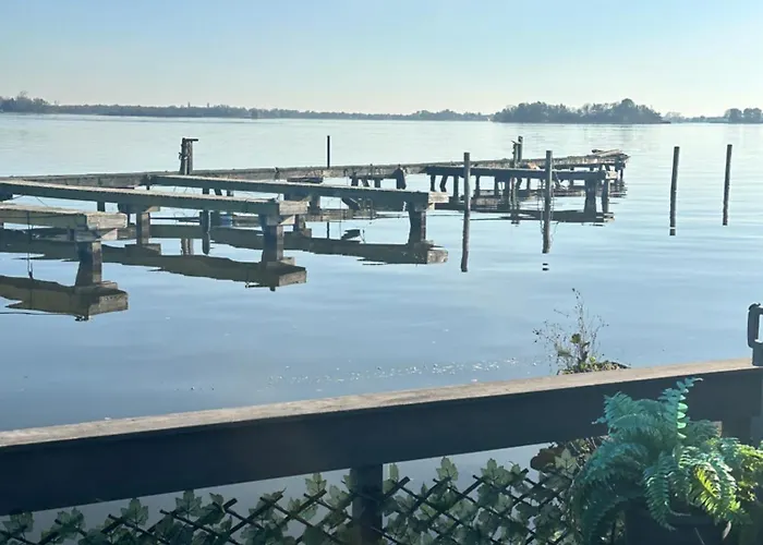 Woonboot De Dobber Loosdrechtse Plassen 4-8 Personen Båthotell Loosdrecht